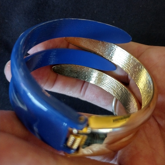 Gold and Blue Bracelet - Picture 9 of 9